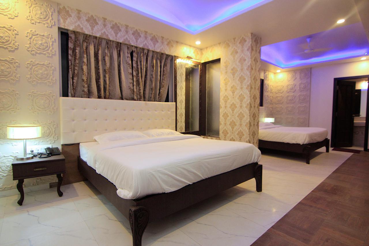 Hotel Sai Dharam Palace Ширді Екстер'єр фото